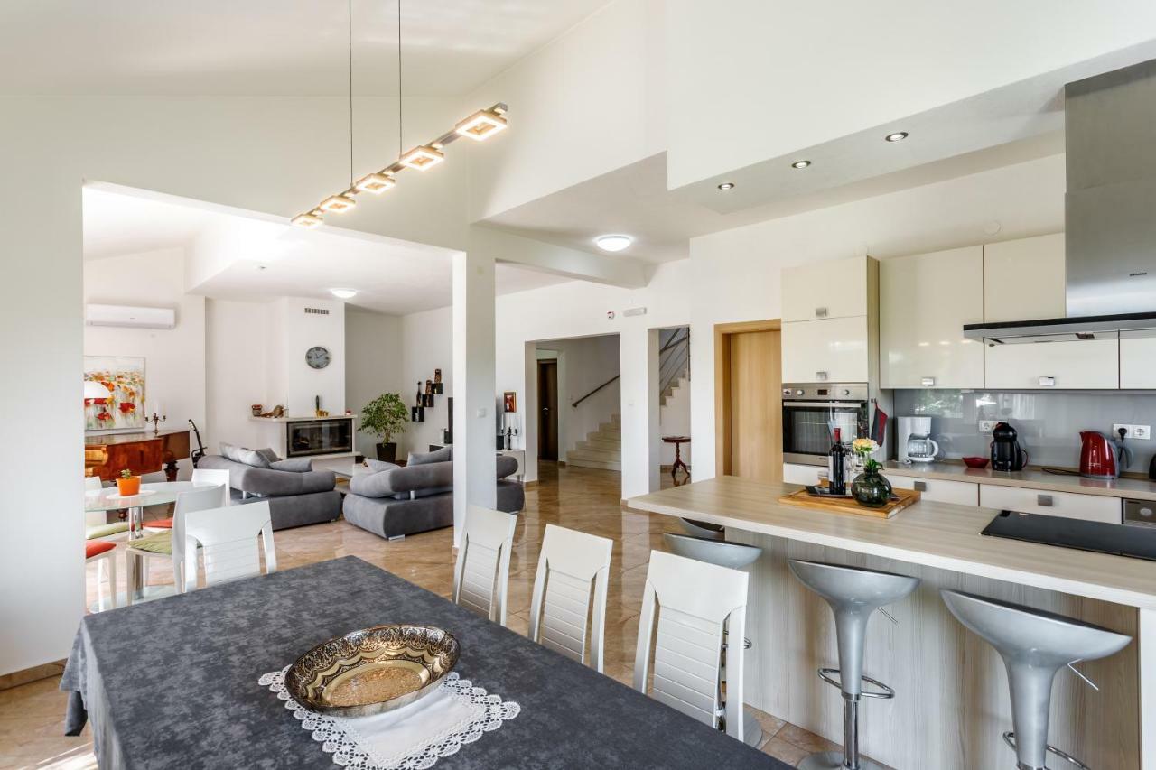 Luxury Villa Nadalina-Dicmo Dugopolje Bagian luar foto