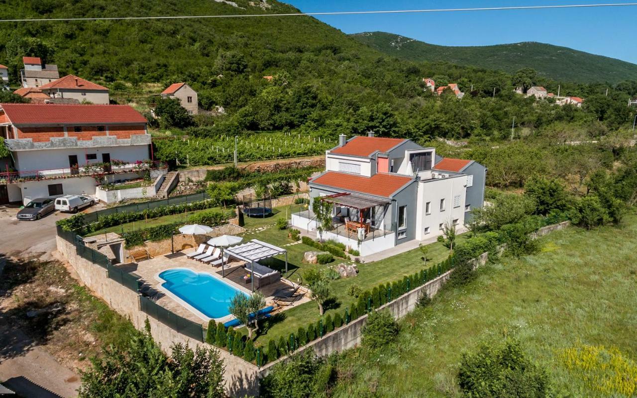 Luxury Villa Nadalina-Dicmo Dugopolje Bagian luar foto