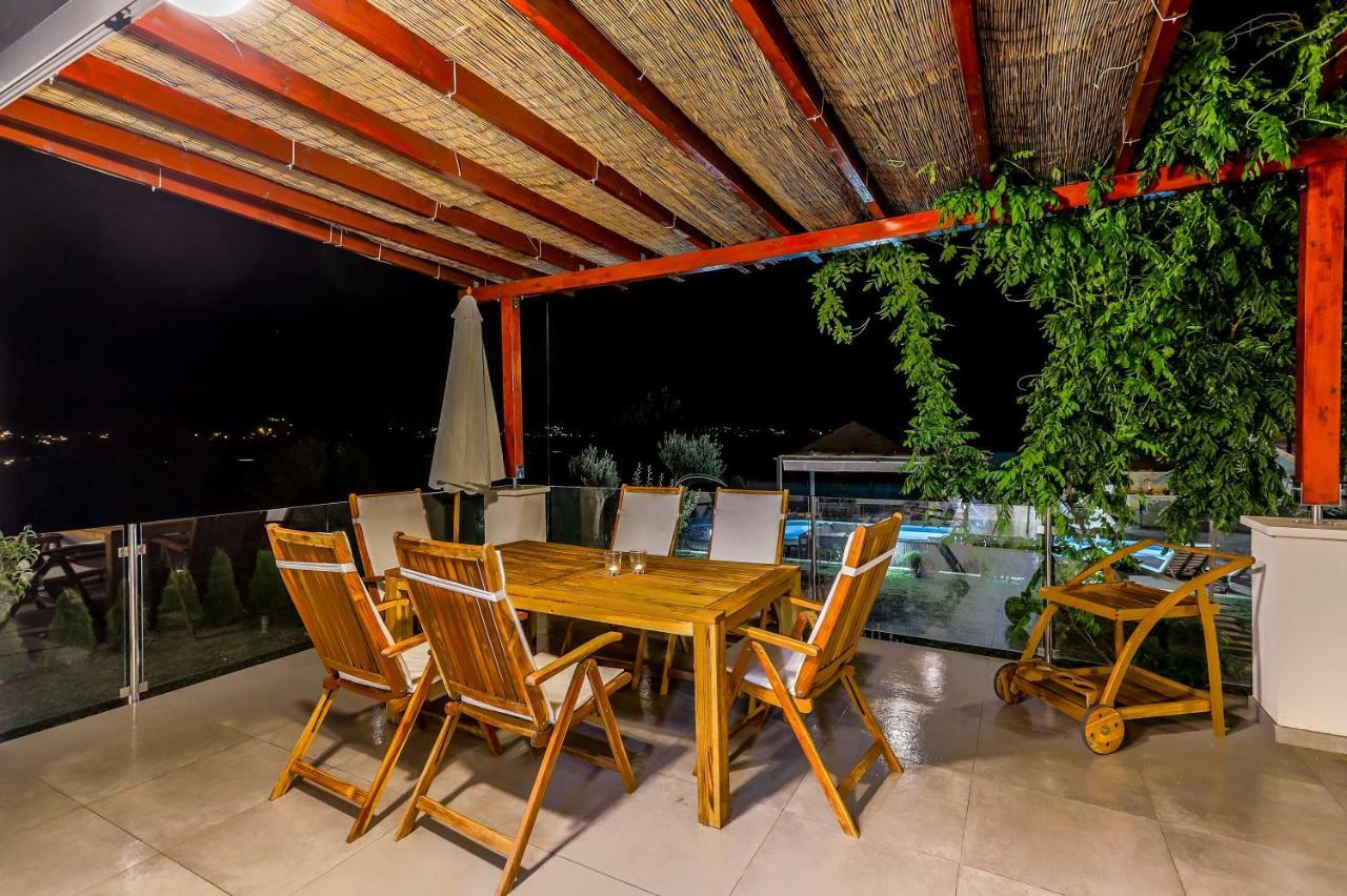 Luxury Villa Nadalina-Dicmo Dugopolje Bagian luar foto