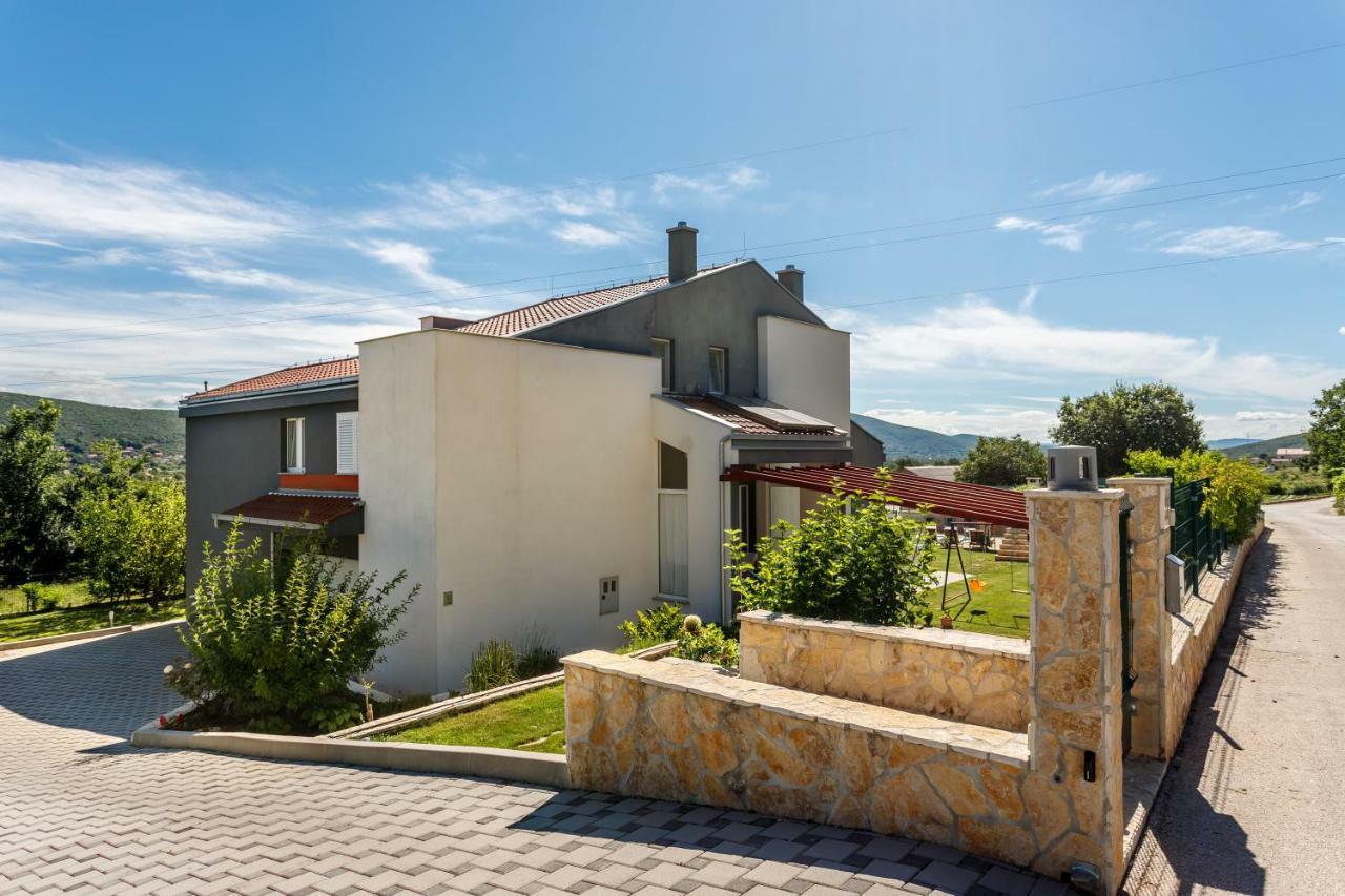 Luxury Villa Nadalina-Dicmo Dugopolje Bagian luar foto