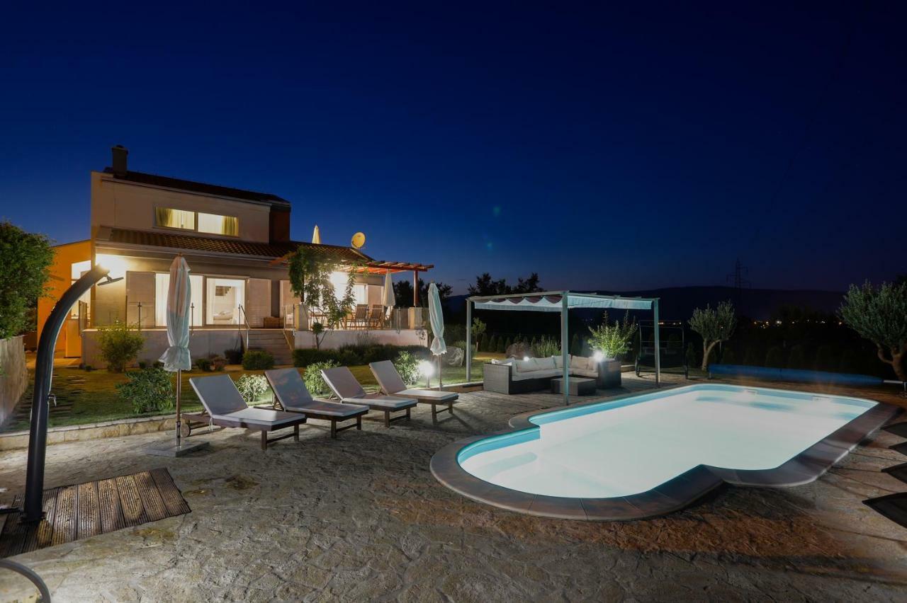 Luxury Villa Nadalina-Dicmo Dugopolje Bagian luar foto