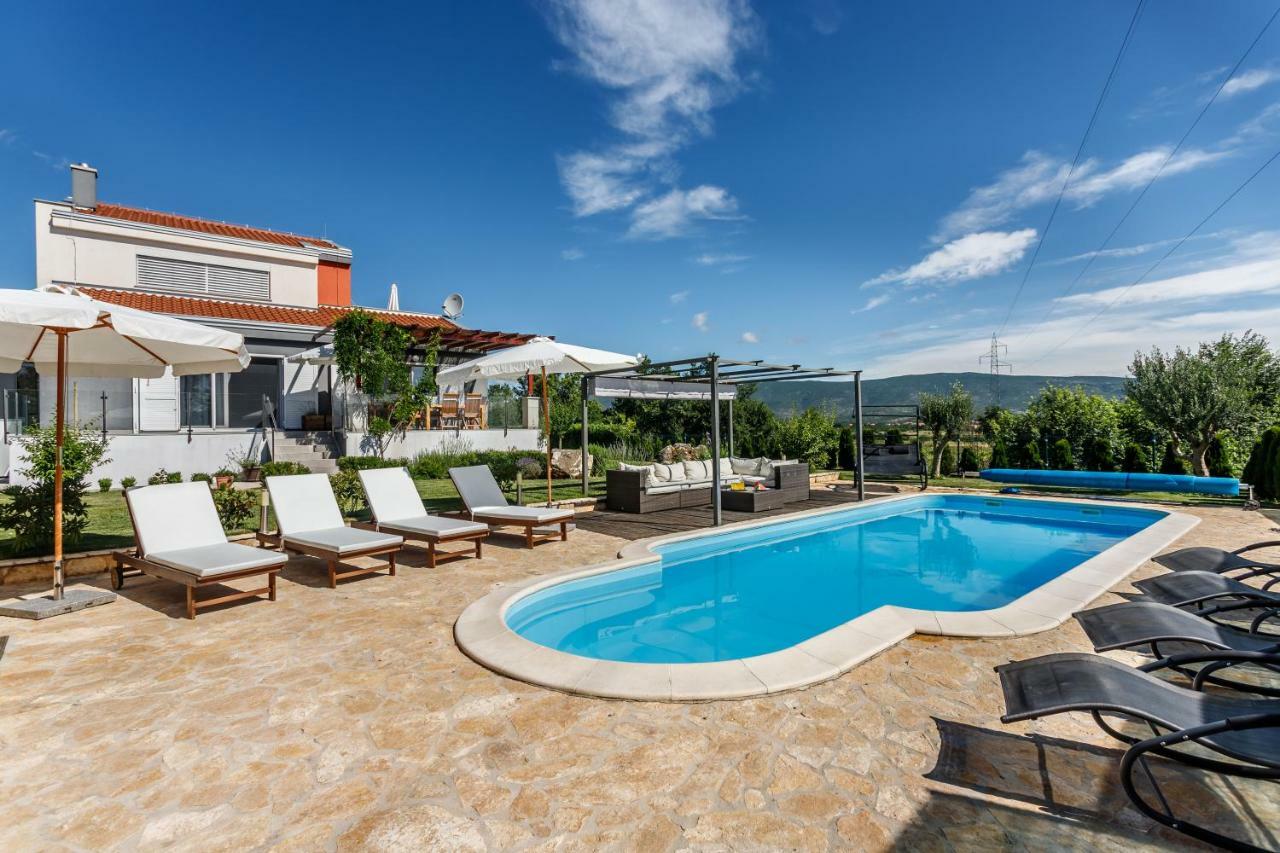 Luxury Villa Nadalina-Dicmo Dugopolje Bagian luar foto
