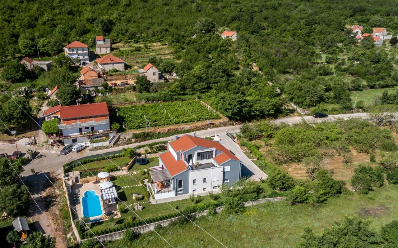 Luxury Villa Nadalina-Dicmo Dugopolje Bagian luar foto