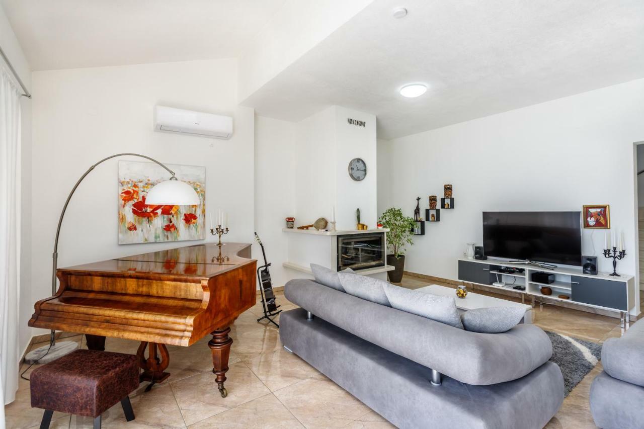 Luxury Villa Nadalina-Dicmo Dugopolje Bagian luar foto