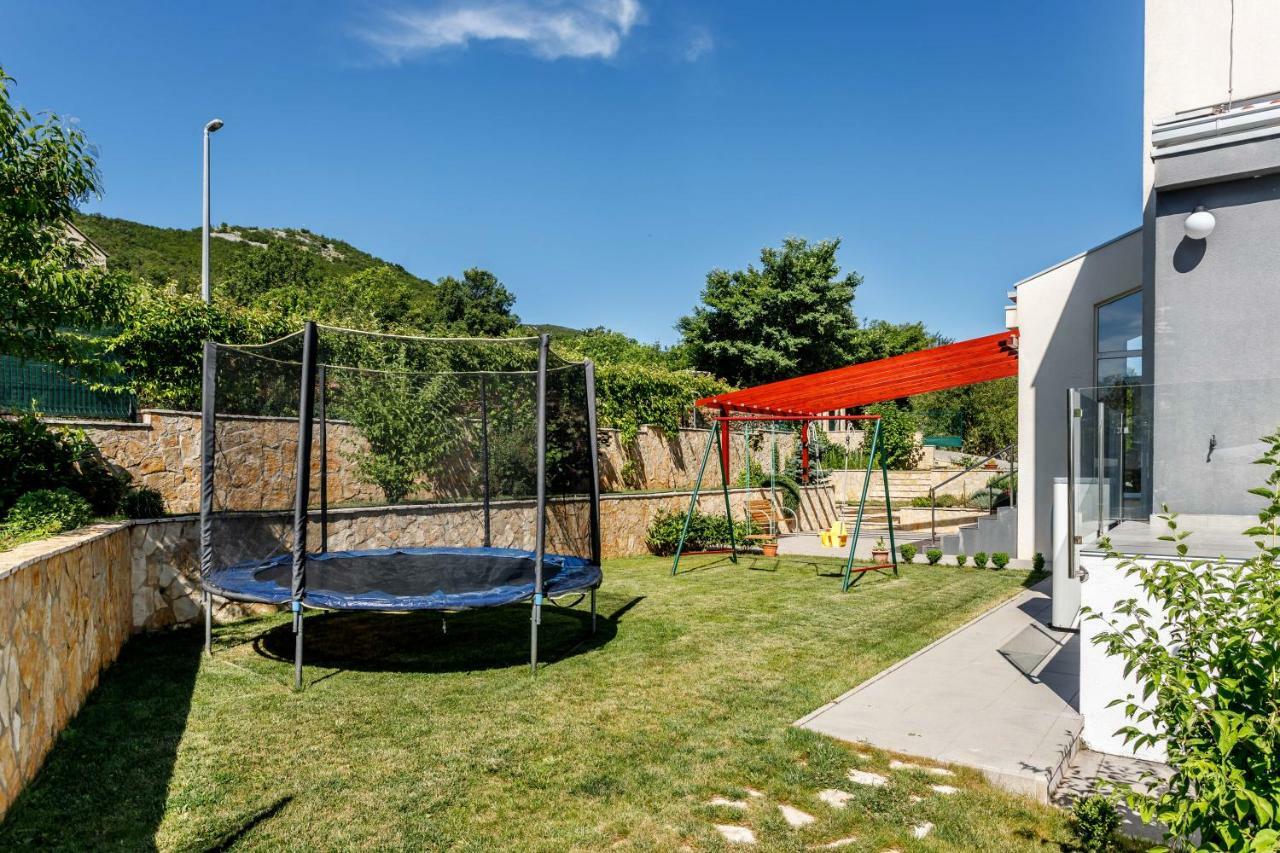 Luxury Villa Nadalina-Dicmo Dugopolje Bagian luar foto