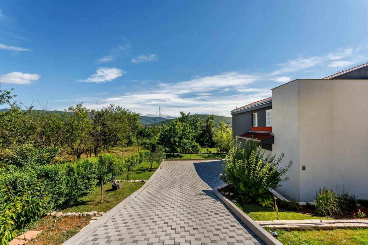 Luxury Villa Nadalina-Dicmo Dugopolje Bagian luar foto