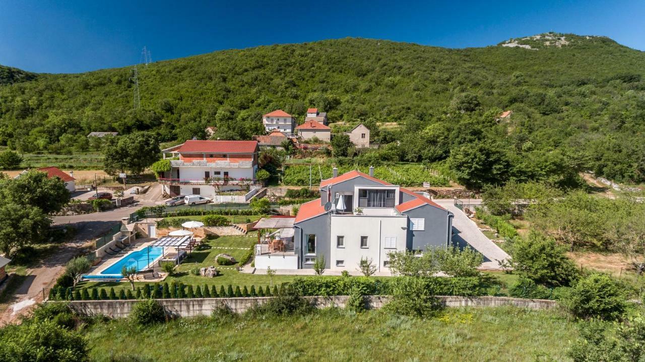 Luxury Villa Nadalina-Dicmo Dugopolje Bagian luar foto