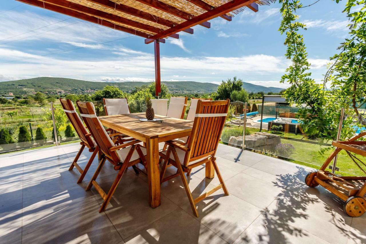 Luxury Villa Nadalina-Dicmo Dugopolje Bagian luar foto